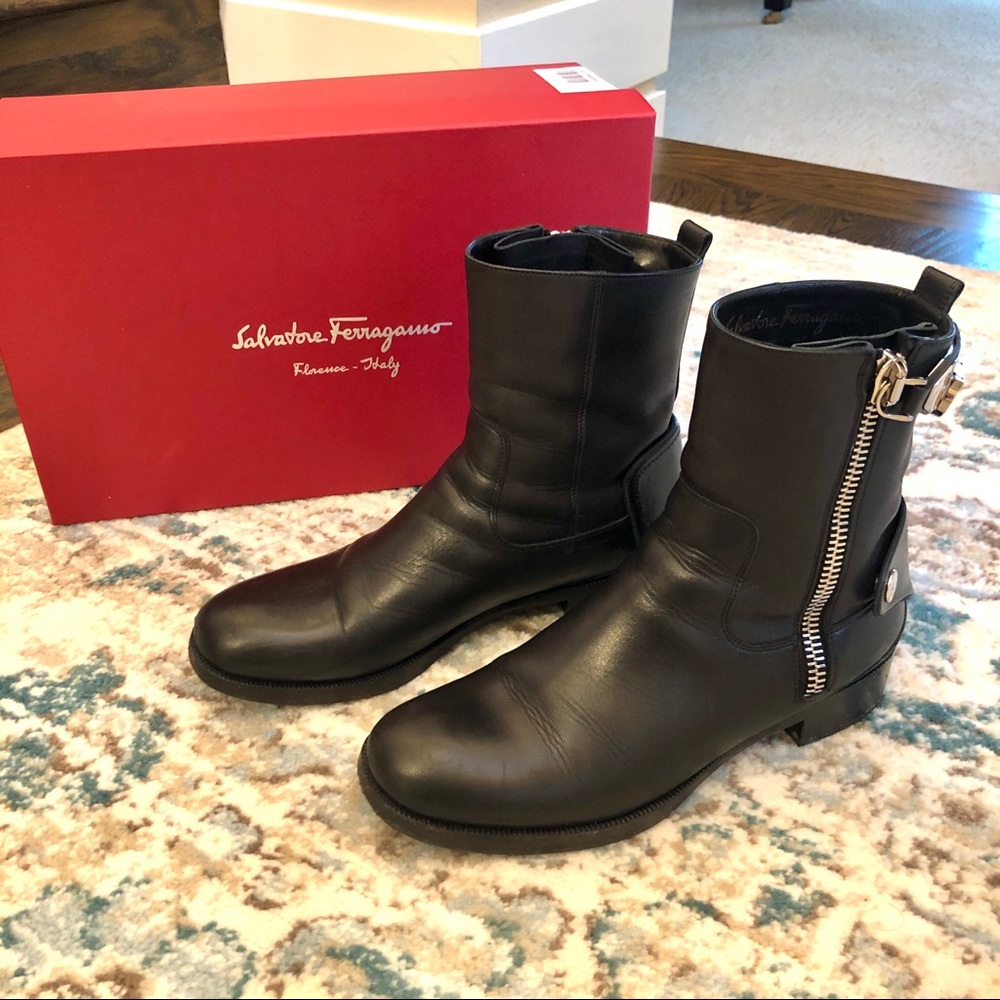 Salvatore Ferragamo Ankle Boots 7B